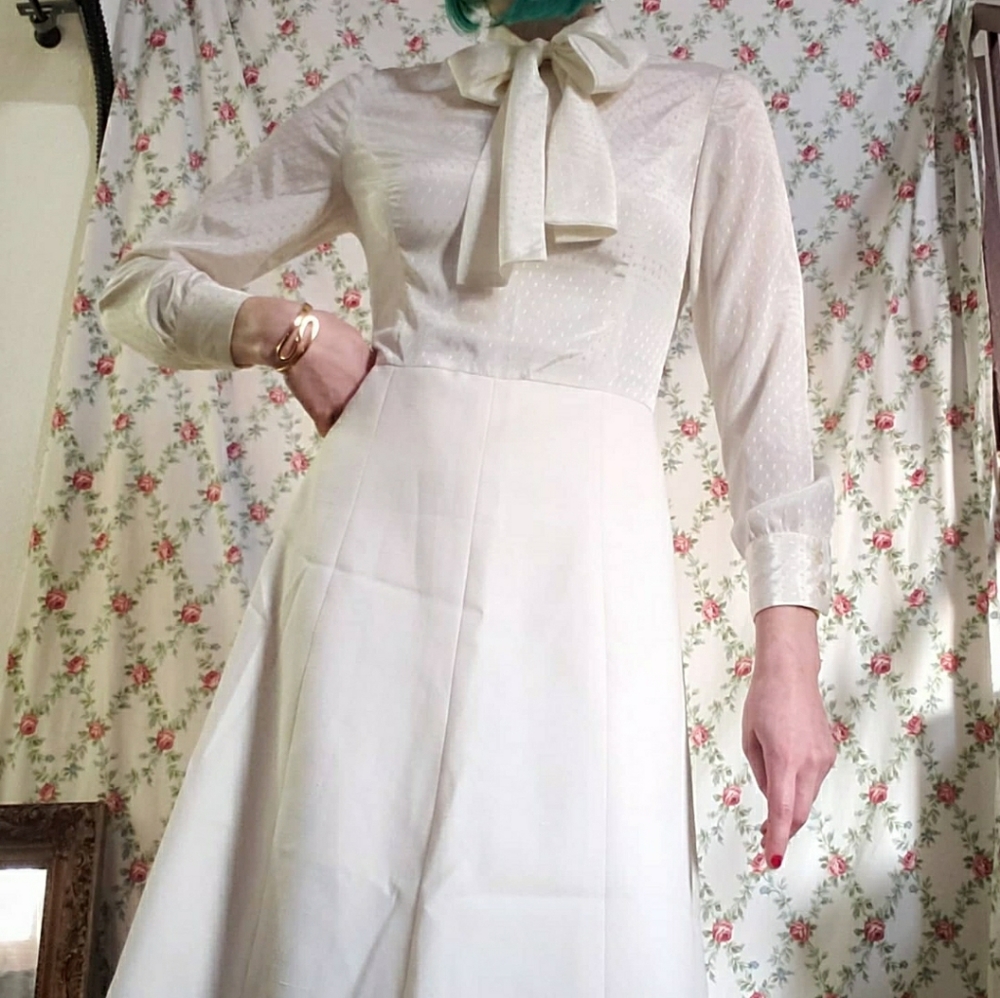 Vintage Hand Sewn 70's Tie-Neck Dress